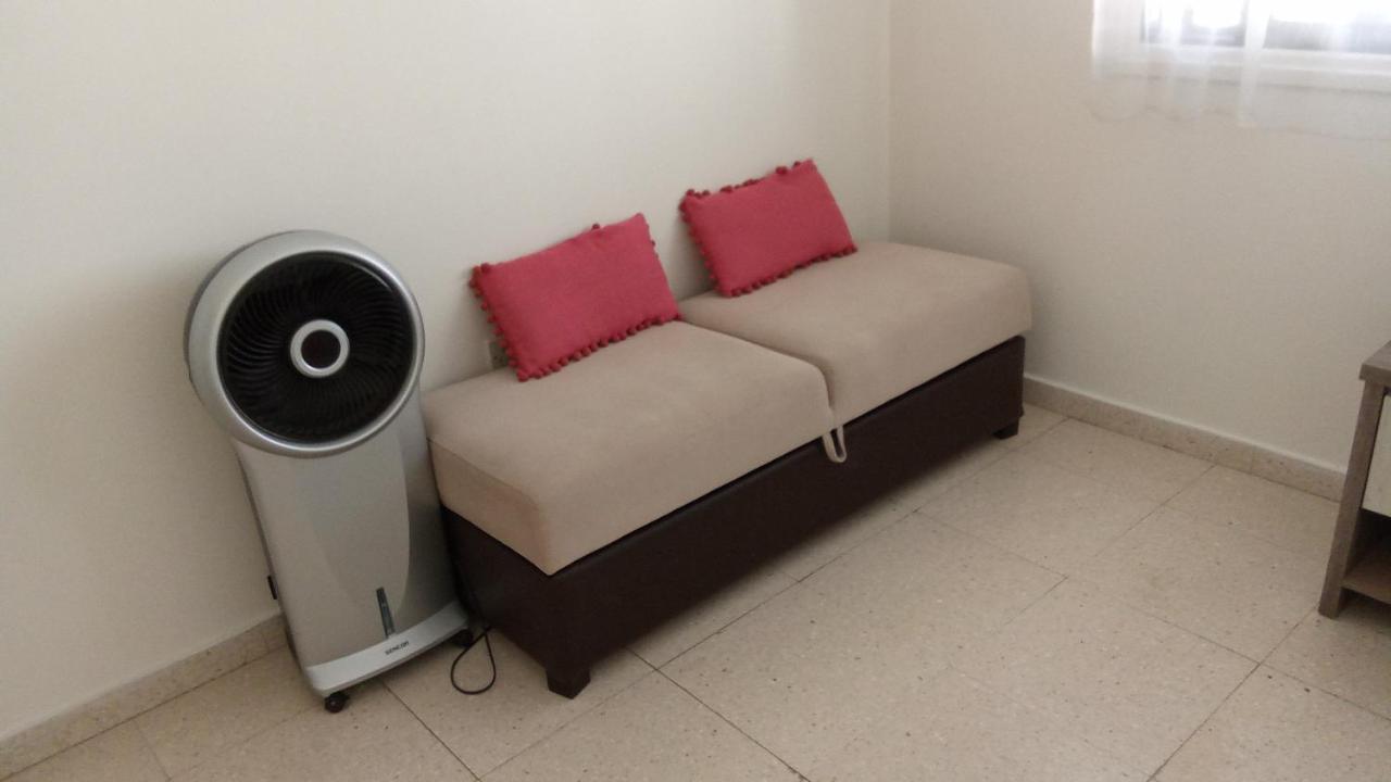 2 Bedroom Apartment In Makenzi Larnaca Buitenkant foto