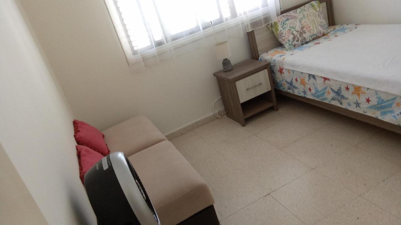2 Bedroom Apartment In Makenzi Larnaca Buitenkant foto