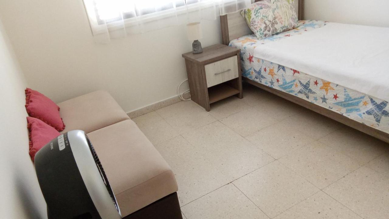 2 Bedroom Apartment In Makenzi Larnaca Buitenkant foto